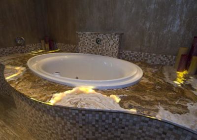 Onyx Bathtub Surround